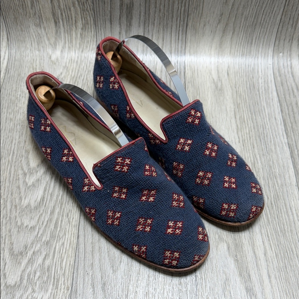Vero Cuoio Blue and Red needle point Patterned Loafers